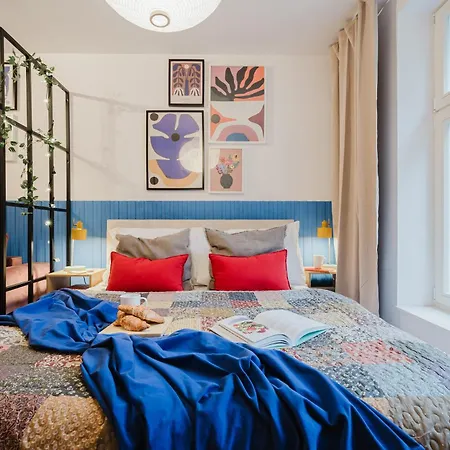 Days - Funky - Netflix - Center Appartamento Praga
