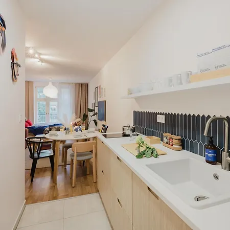 Days - Funky - Netflix - Center Apartament *